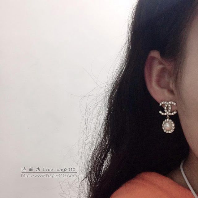 chanel耳環 專櫃最新款 經典耳環 鑲滿仿真鑽+小茶花吊珠  gzsc1428